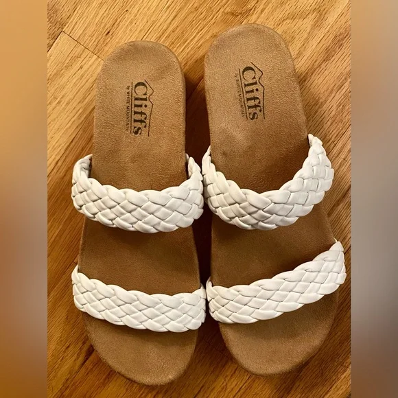 Cliffs by White Mountain - Picture 2 of 4